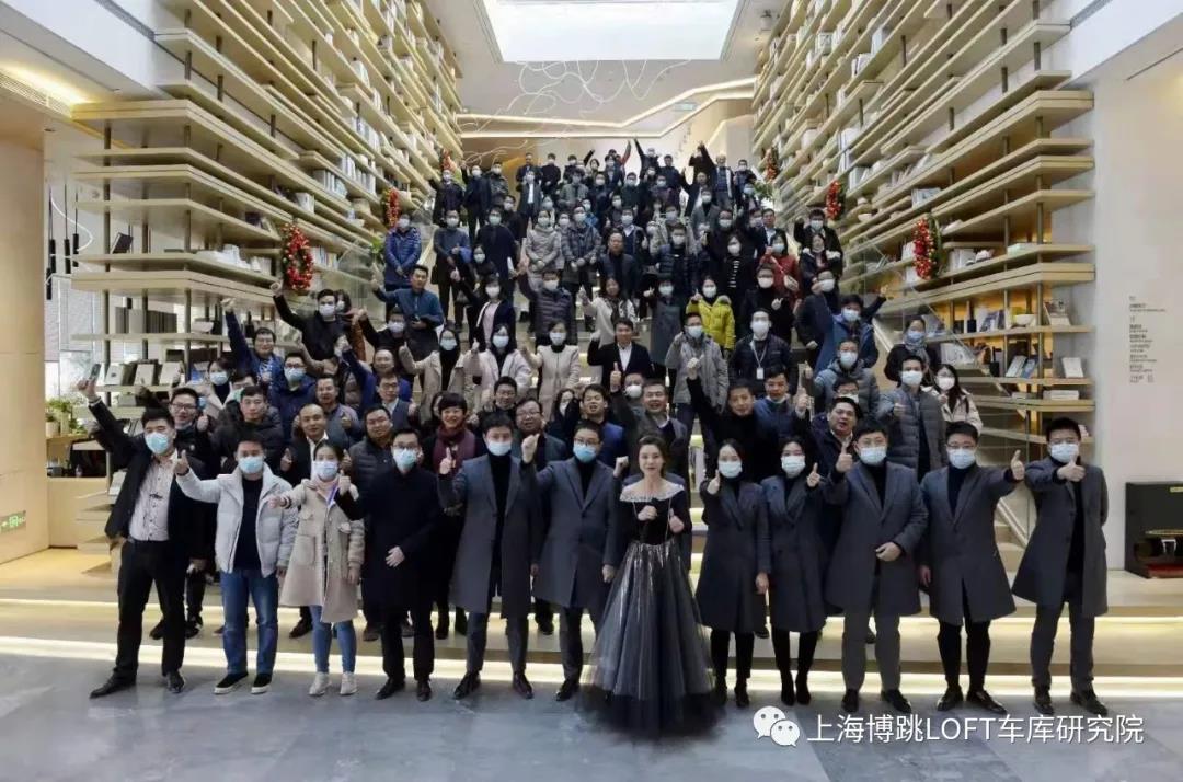 漯河全国一百多人在华侨城汉口道6号参观研讨LOFT专利车库技术！